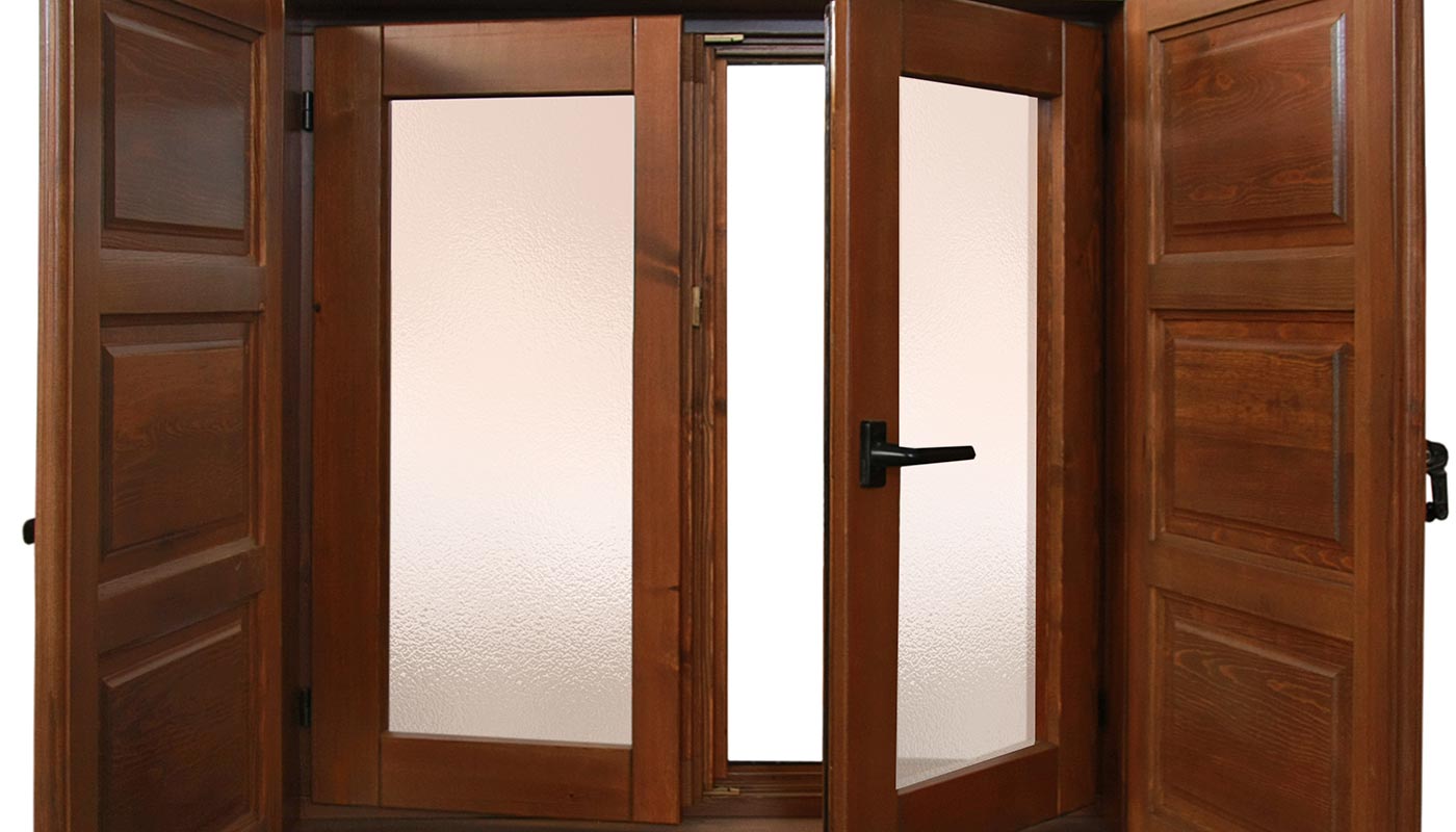 ventanas y balcones de madera
