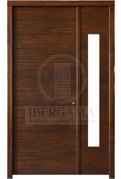 Puerta Lateral De Madera De La Iglia Episcopal De Cristo En Fitchburg